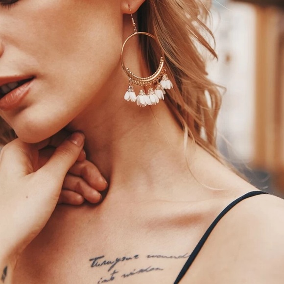 New Floral hoop earrings - Picture 2 of 2